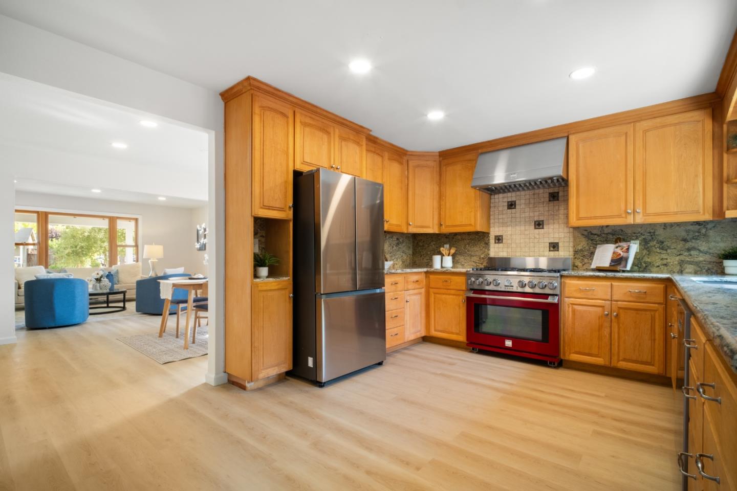 Detail Gallery Image 15 of 38 For 299 Moraga Way, San Jose,  CA 95119 - 3 Beds | 2 Baths