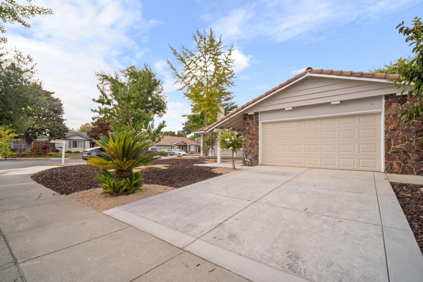Detail Gallery Image 34 of 38 For 299 Moraga Way, San Jose,  CA 95119 - 3 Beds | 2 Baths