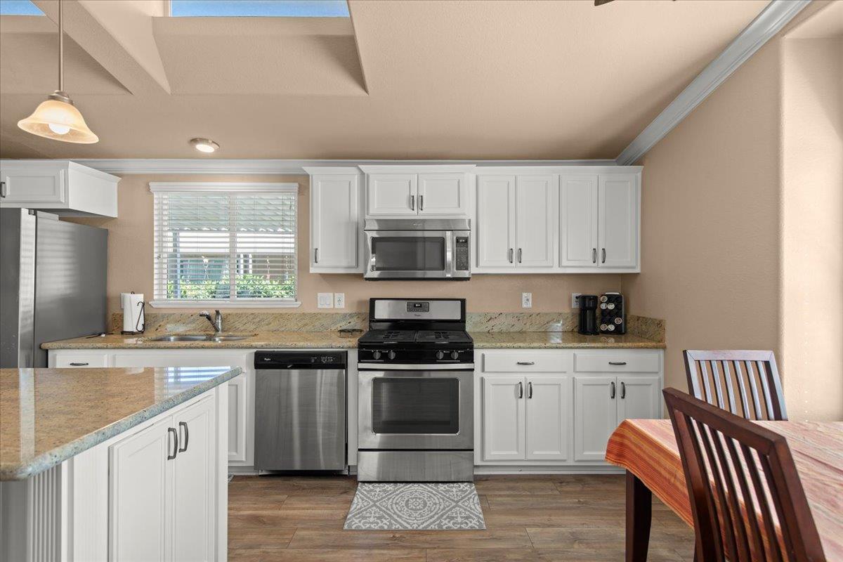 Detail Gallery Image 12 of 42 For 275 Burnett Ave #133,  Morgan Hill,  CA 95037 - 3 Beds | 2 Baths