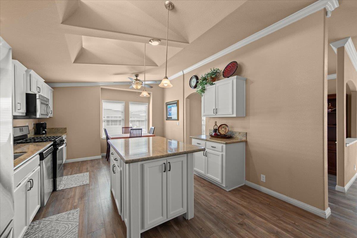 Detail Gallery Image 15 of 42 For 275 Burnett Ave #133,  Morgan Hill,  CA 95037 - 3 Beds | 2 Baths