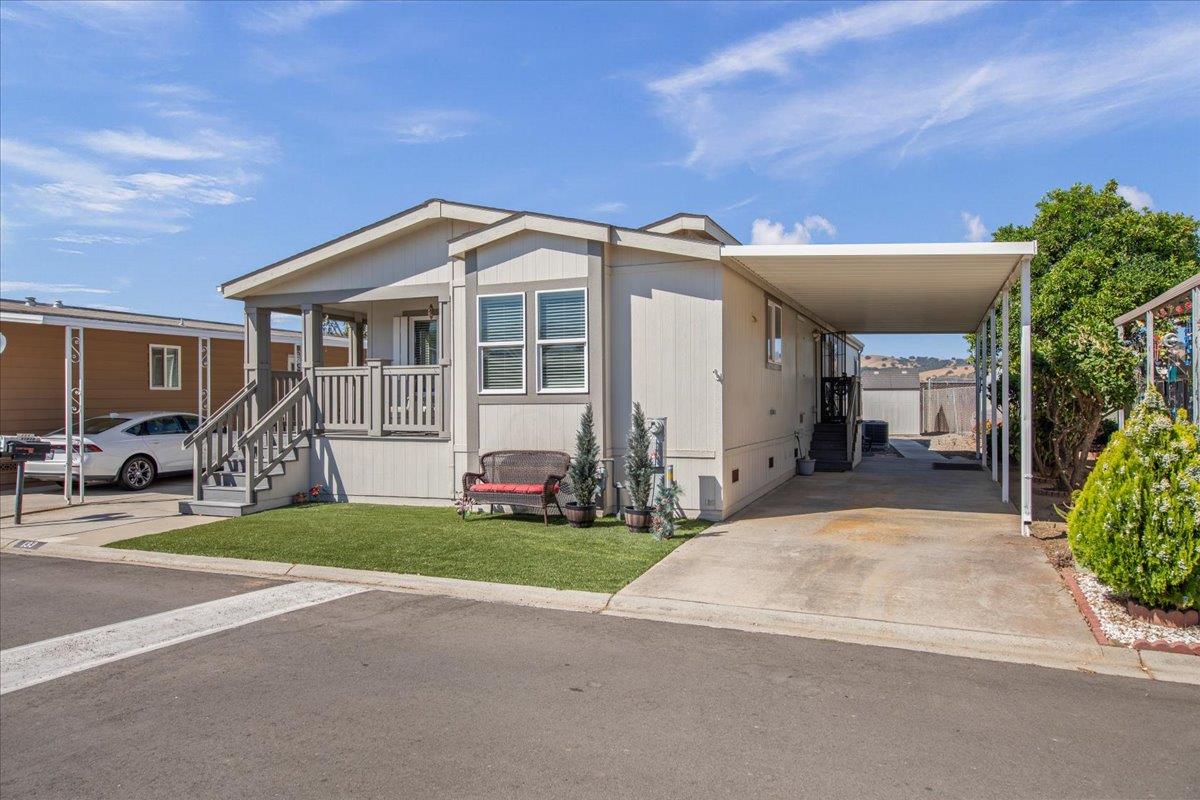 Detail Gallery Image 3 of 42 For 275 Burnett Ave #133,  Morgan Hill,  CA 95037 - 3 Beds | 2 Baths