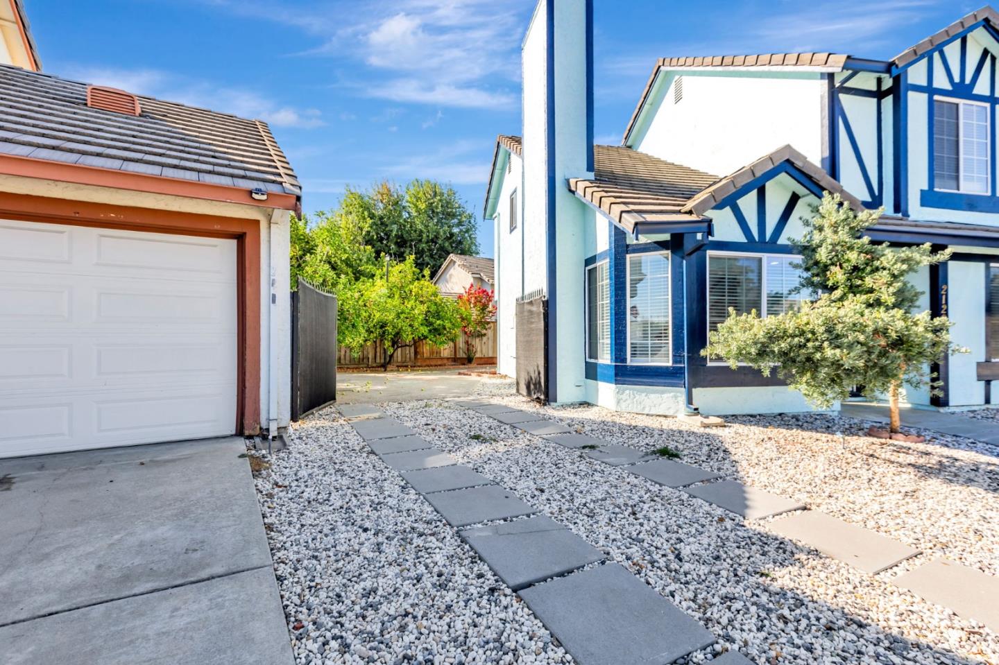 Detail Gallery Image 34 of 43 For 2129 Doxey Dr, San Jose,  CA 95131 - 3 Beds | 2/1 Baths