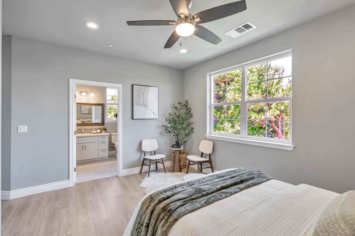 Detail Gallery Image 17 of 23 For 806 Maybeck Pl, Hayward,  CA 94544 - 4 Beds | 4 Baths