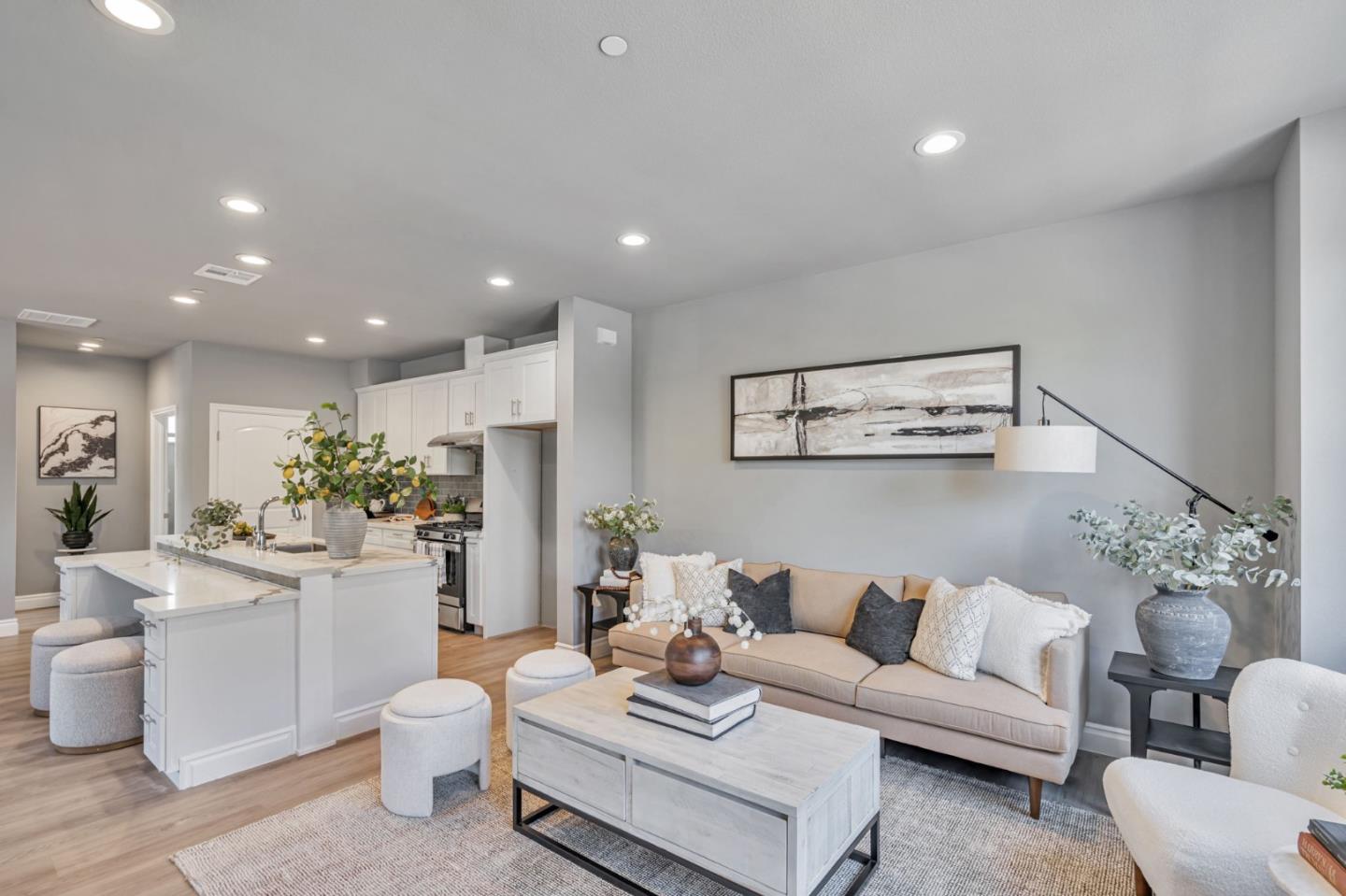 Detail Gallery Image 2 of 23 For 806 Maybeck Pl, Hayward,  CA 94544 - 4 Beds | 4 Baths