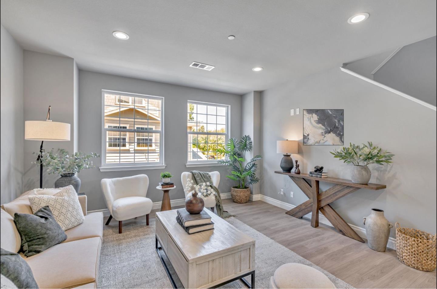 Detail Gallery Image 3 of 23 For 806 Maybeck Pl, Hayward,  CA 94544 - 4 Beds | 4 Baths