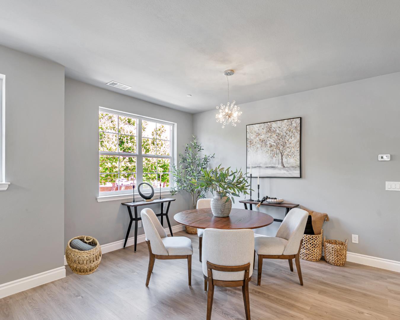 Detail Gallery Image 9 of 23 For 806 Maybeck Pl, Hayward,  CA 94544 - 4 Beds | 4 Baths