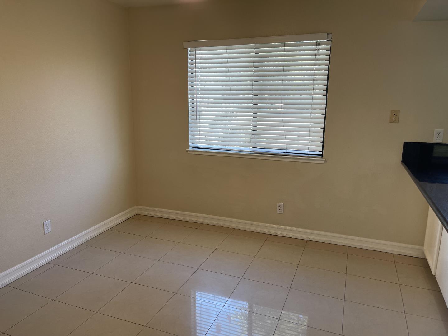 Detail Gallery Image 10 of 15 For 116 Monte Villa Ct, Campbell,  CA 95008 - 2 Beds | 2/1 Baths