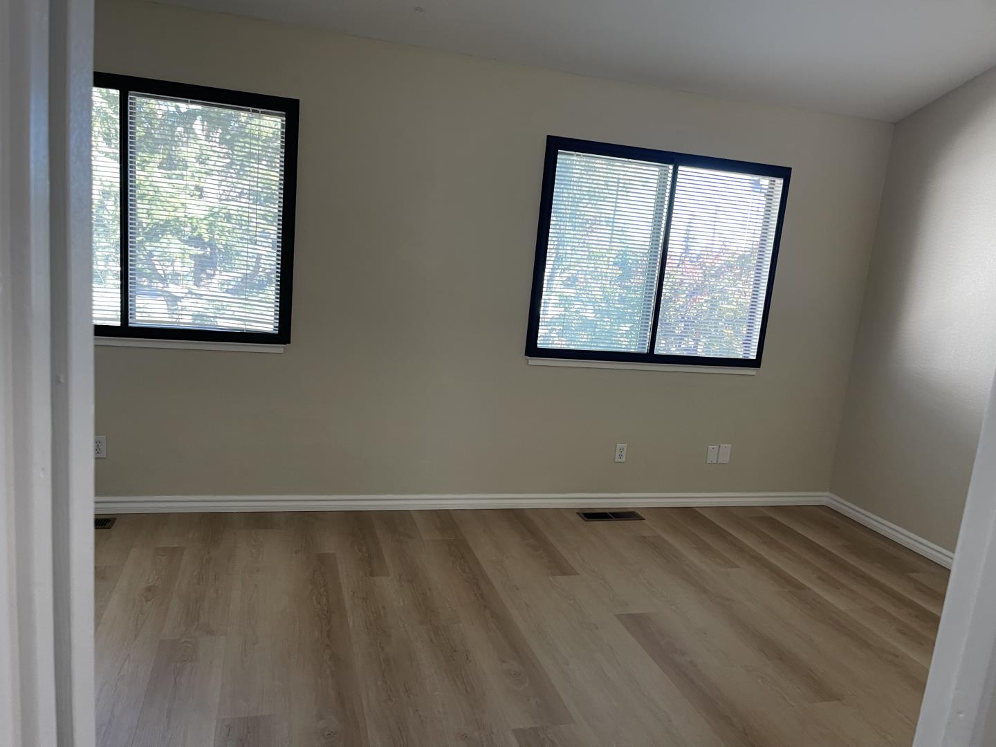 Detail Gallery Image 6 of 15 For 116 Monte Villa Ct, Campbell,  CA 95008 - 2 Beds | 2/1 Baths
