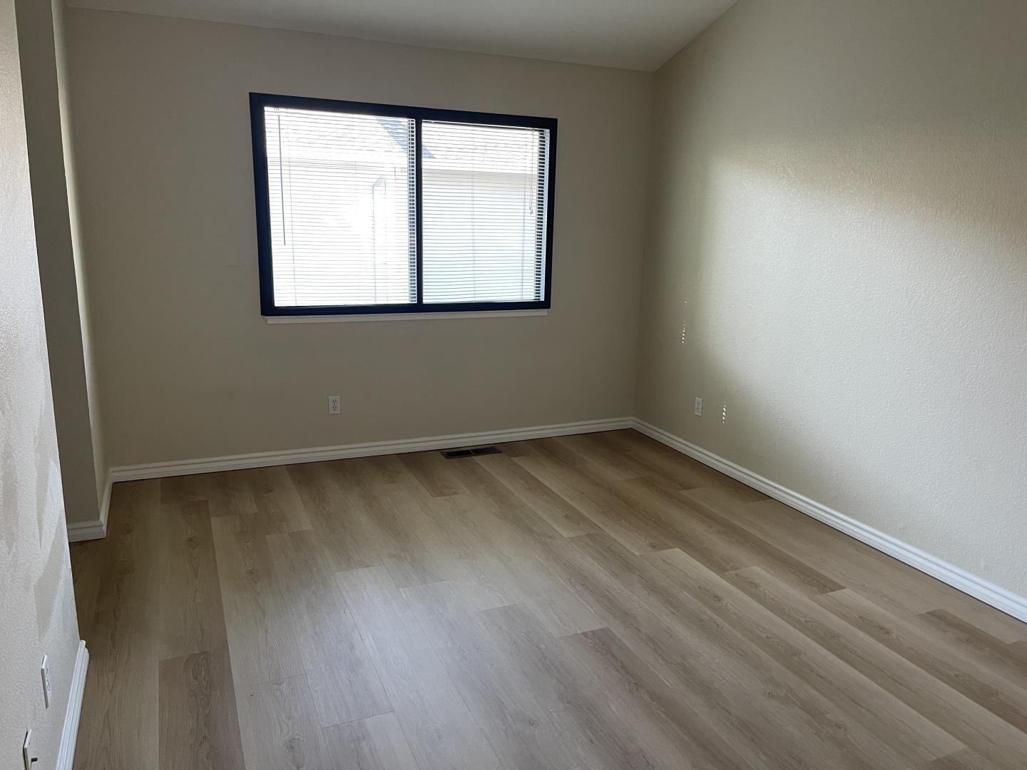 Detail Gallery Image 9 of 15 For 116 Monte Villa Ct, Campbell,  CA 95008 - 2 Beds | 2/1 Baths