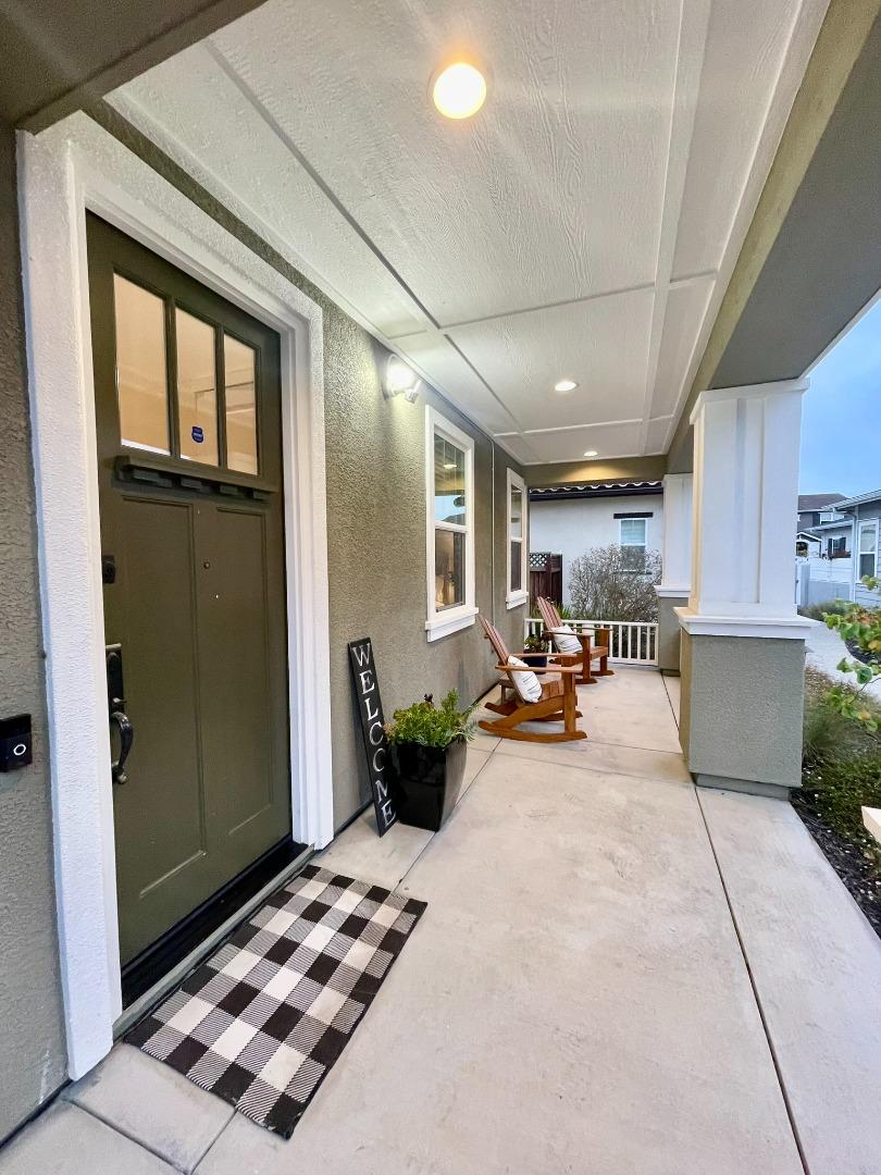 Detail Gallery Image 3 of 30 For 18531 Mcclellan Cir, East Garrison,  CA 93933 - 4 Beds | 3/1 Baths