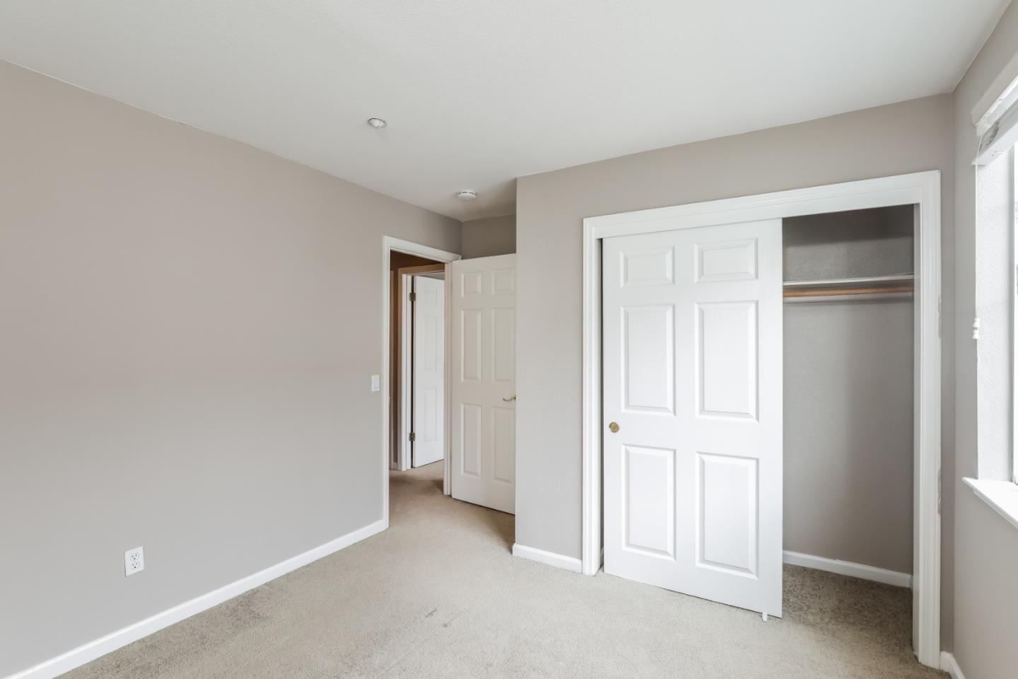 Detail Gallery Image 14 of 24 For 572 Blackwood Ter, Sunnyvale,  CA 94086 - 3 Beds | 2/1 Baths