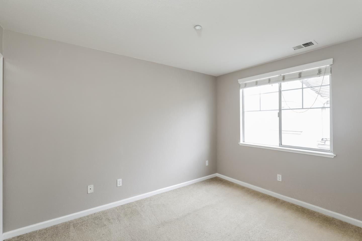Detail Gallery Image 15 of 24 For 572 Blackwood Ter, Sunnyvale,  CA 94086 - 3 Beds | 2/1 Baths