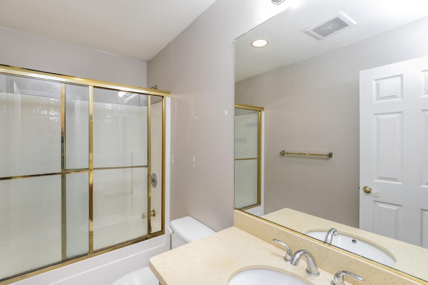 Detail Gallery Image 18 of 24 For 572 Blackwood Ter, Sunnyvale,  CA 94086 - 3 Beds | 2/1 Baths