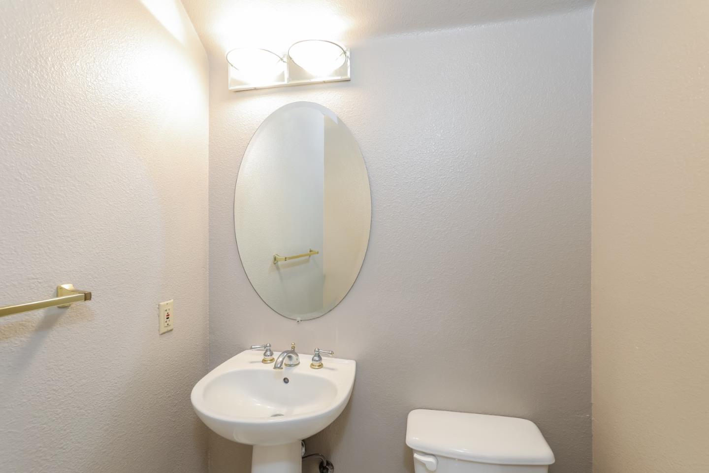 Detail Gallery Image 19 of 24 For 572 Blackwood Ter, Sunnyvale,  CA 94086 - 3 Beds | 2/1 Baths