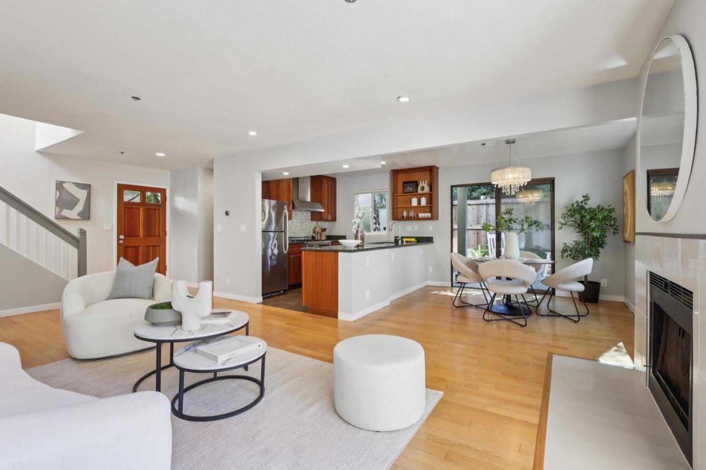 Detail Gallery Image 11 of 57 For 1331 Alma St, Palo Alto,  CA 94301 - 2 Beds | 2/1 Baths