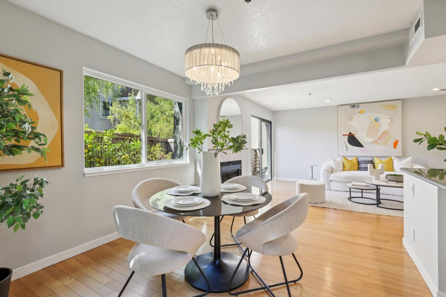 Detail Gallery Image 13 of 57 For 1331 Alma St, Palo Alto,  CA 94301 - 2 Beds | 2/1 Baths