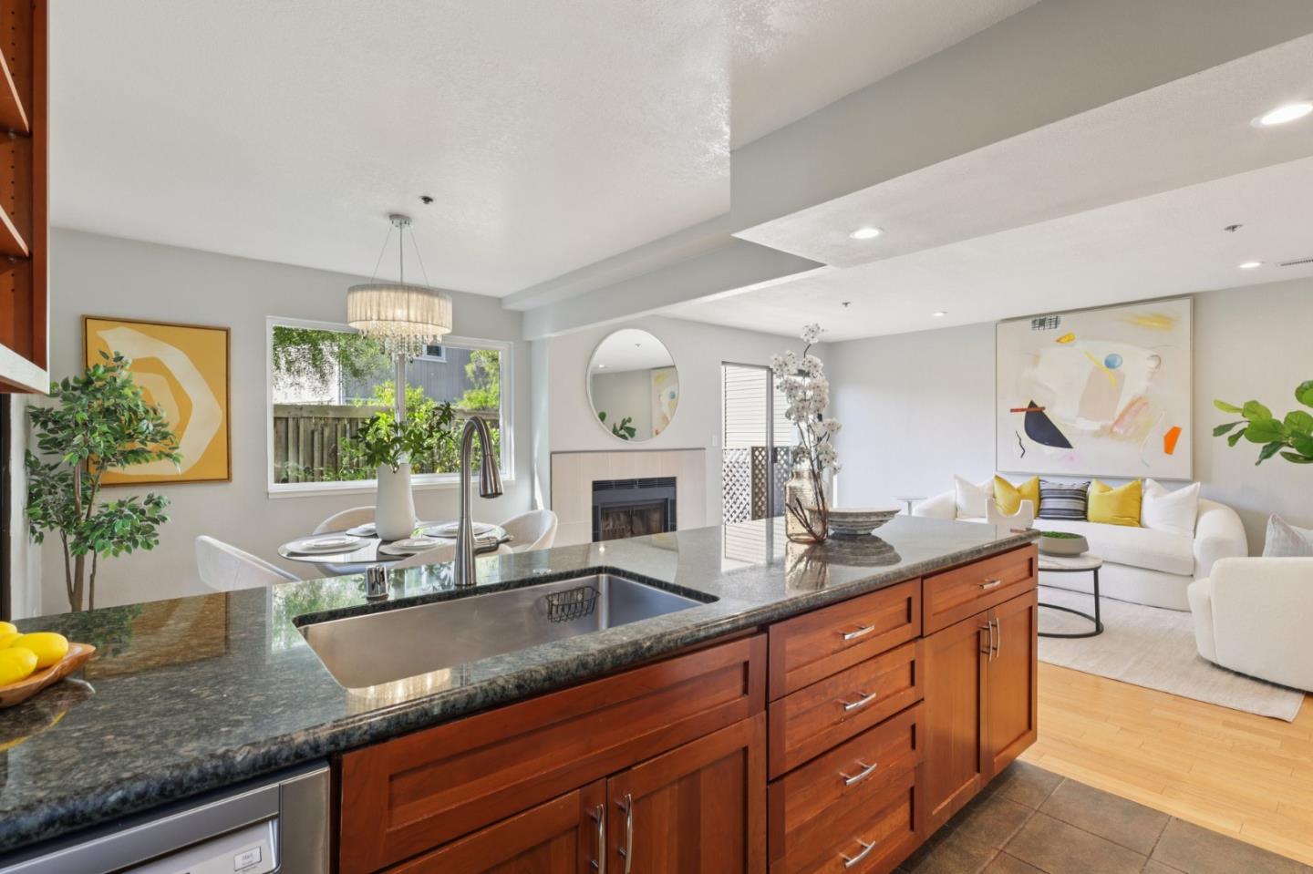 Detail Gallery Image 19 of 57 For 1331 Alma St, Palo Alto,  CA 94301 - 2 Beds | 2/1 Baths