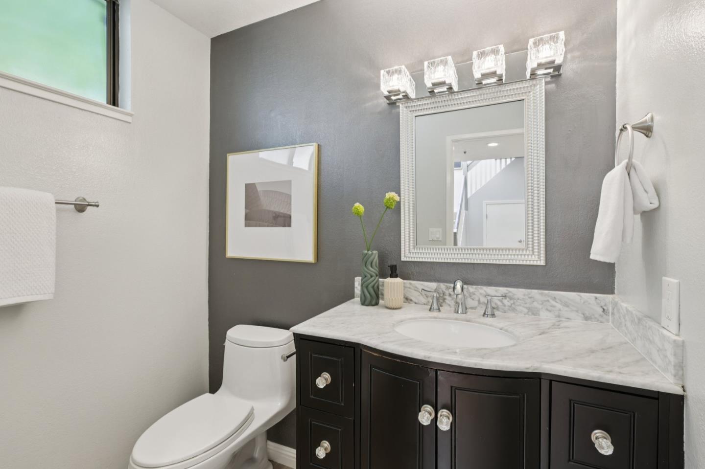 Detail Gallery Image 21 of 57 For 1331 Alma St, Palo Alto,  CA 94301 - 2 Beds | 2/1 Baths