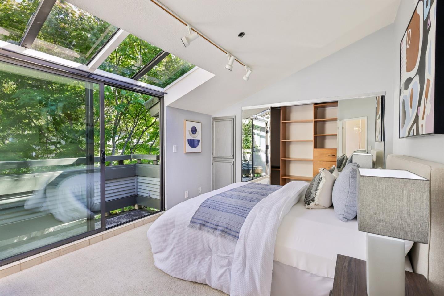 Detail Gallery Image 23 of 57 For 1331 Alma St, Palo Alto,  CA 94301 - 2 Beds | 2/1 Baths