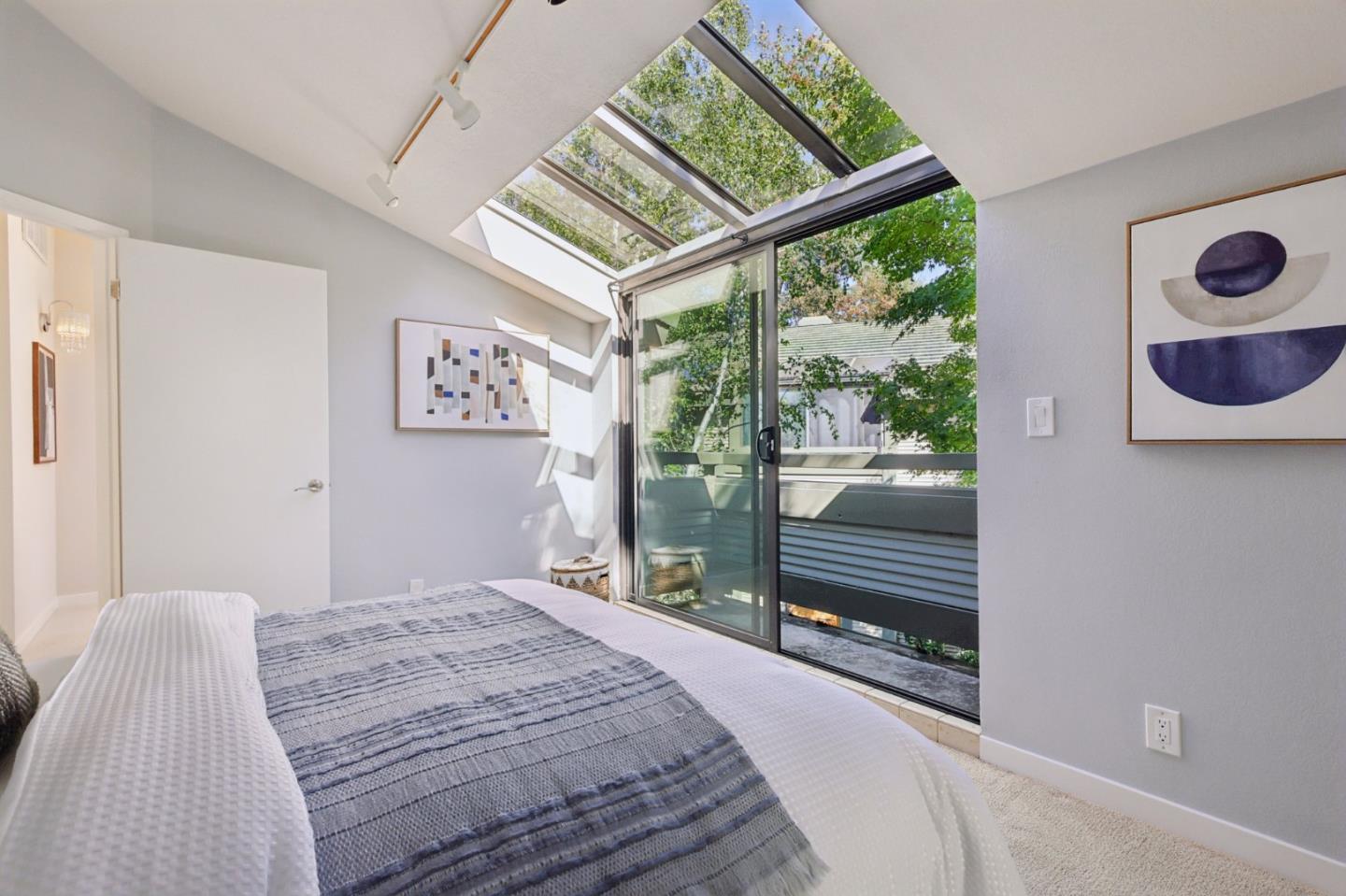 Detail Gallery Image 25 of 57 For 1331 Alma St, Palo Alto,  CA 94301 - 2 Beds | 2/1 Baths