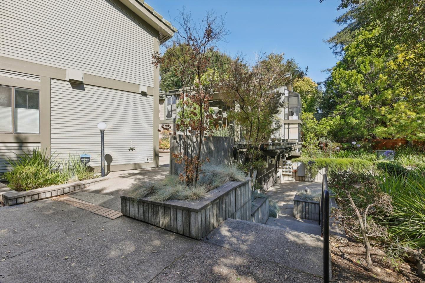 Detail Gallery Image 42 of 57 For 1331 Alma St, Palo Alto,  CA 94301 - 2 Beds | 2/1 Baths