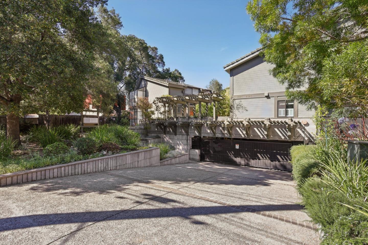 Detail Gallery Image 44 of 57 For 1331 Alma St, Palo Alto,  CA 94301 - 2 Beds | 2/1 Baths