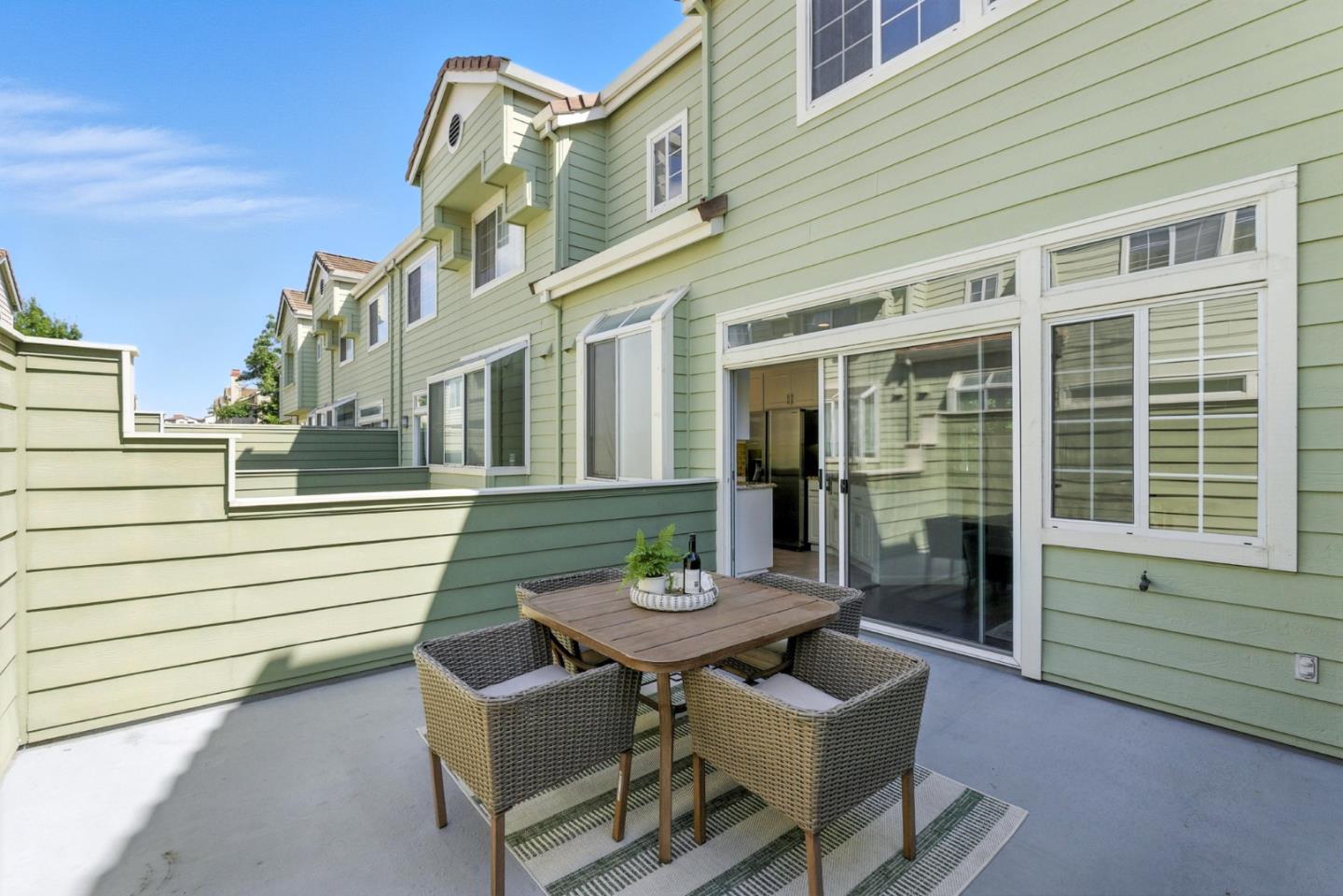 Detail Gallery Image 26 of 61 For 1151 La Rochelle Ter #E,  Sunnyvale,  CA 94089 - 2 Beds | 2/1 Baths