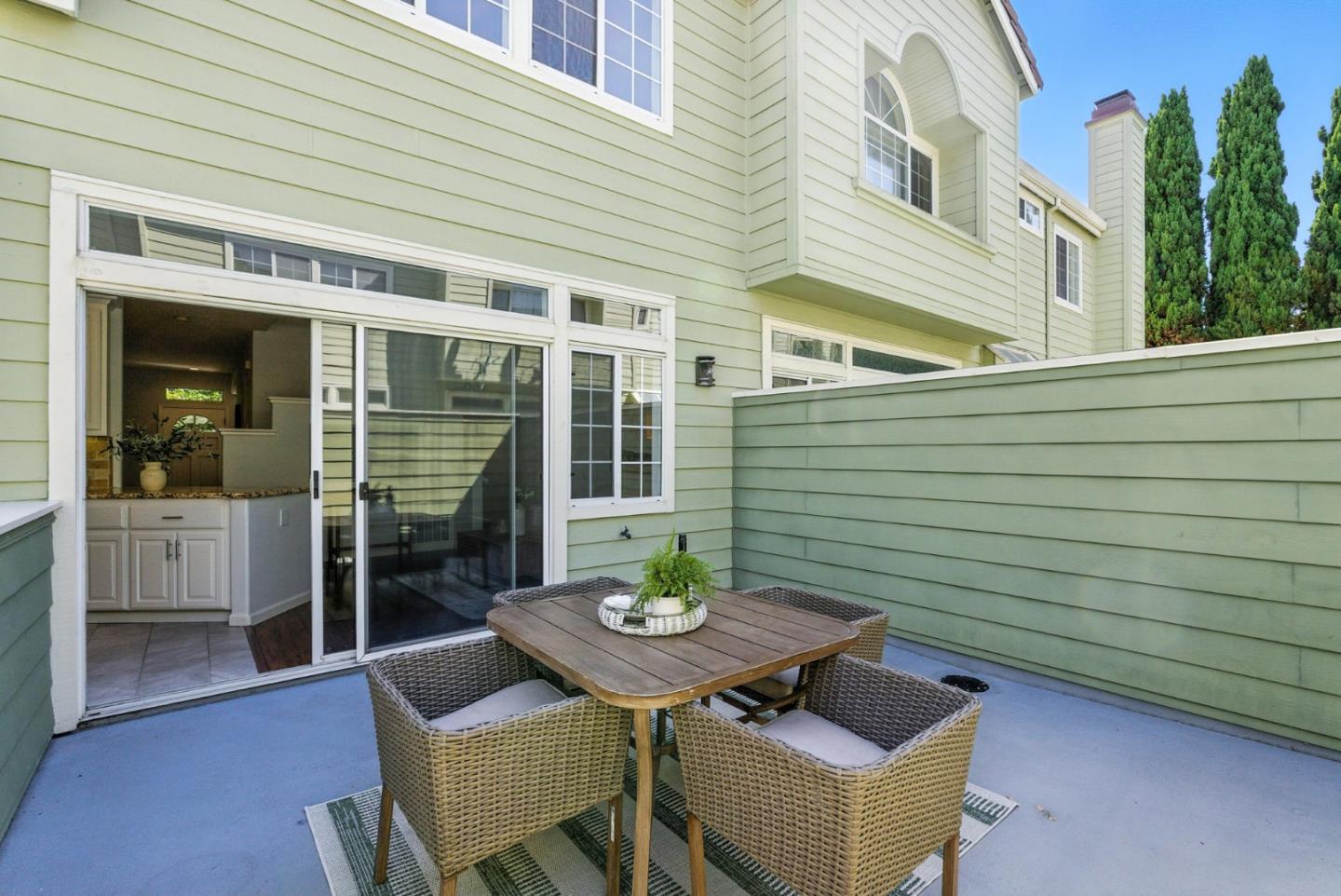 Detail Gallery Image 27 of 61 For 1151 La Rochelle Ter #E,  Sunnyvale,  CA 94089 - 2 Beds | 2/1 Baths