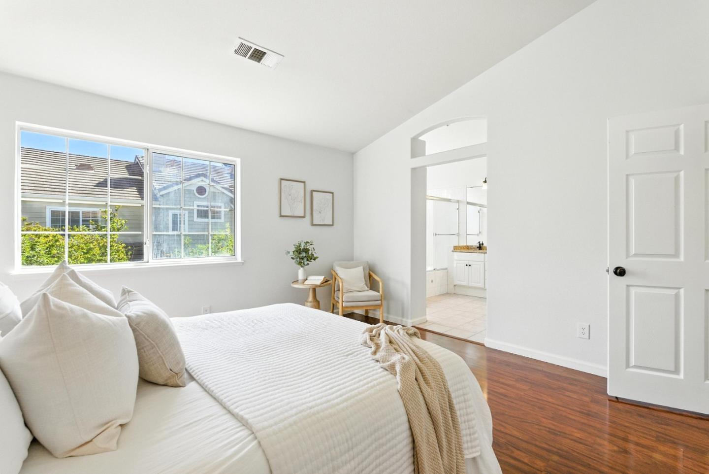 Detail Gallery Image 31 of 61 For 1151 La Rochelle Ter #E,  Sunnyvale,  CA 94089 - 2 Beds | 2/1 Baths