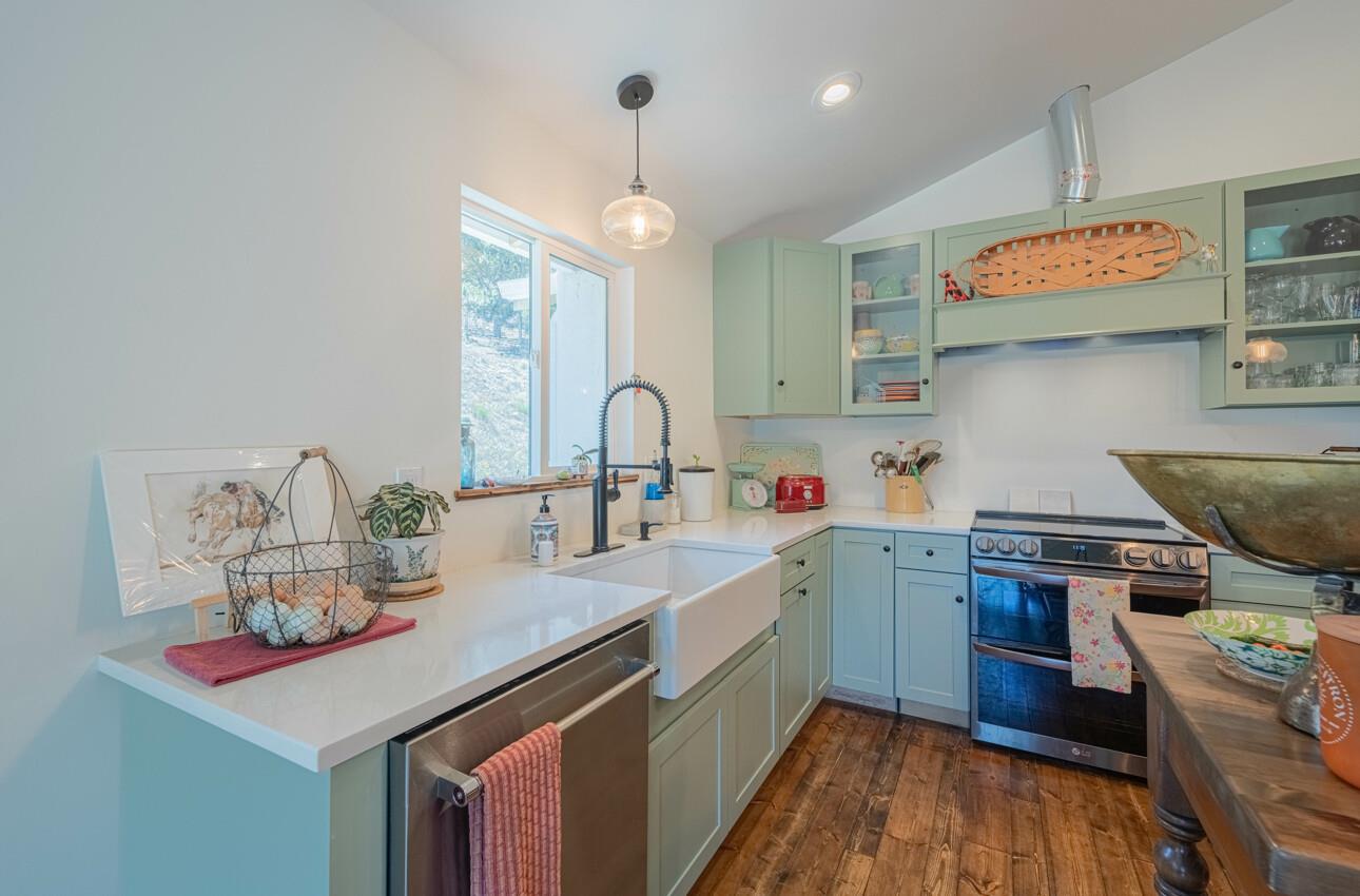Detail Gallery Image 11 of 52 For 9180 Coker Rd, Salinas,  CA 93907 - 4 Beds | 3 Baths
