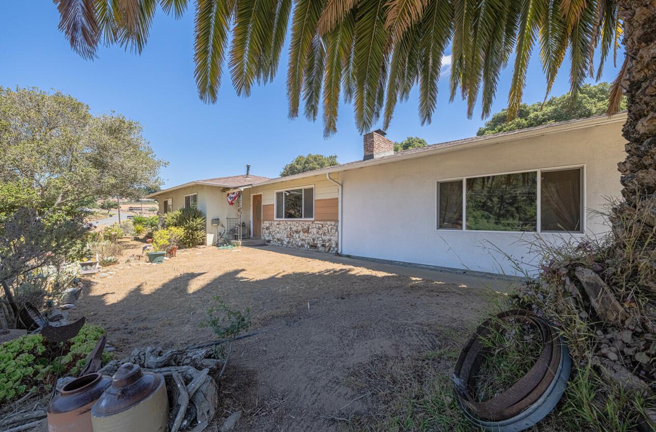 Detail Gallery Image 2 of 52 For 9180 Coker Rd, Salinas,  CA 93907 - 4 Beds | 3 Baths
