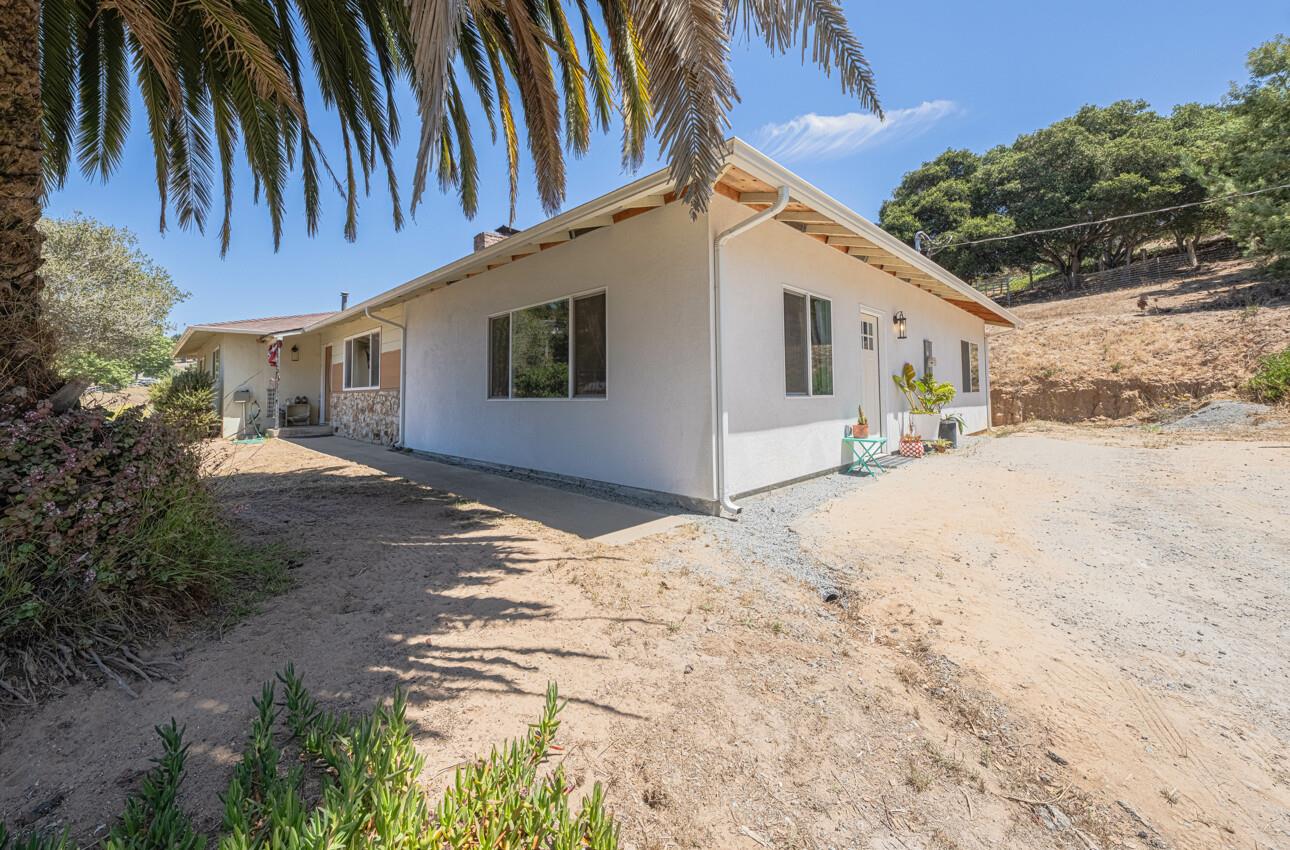 Detail Gallery Image 3 of 52 For 9180 Coker Rd, Salinas,  CA 93907 - 4 Beds | 3 Baths