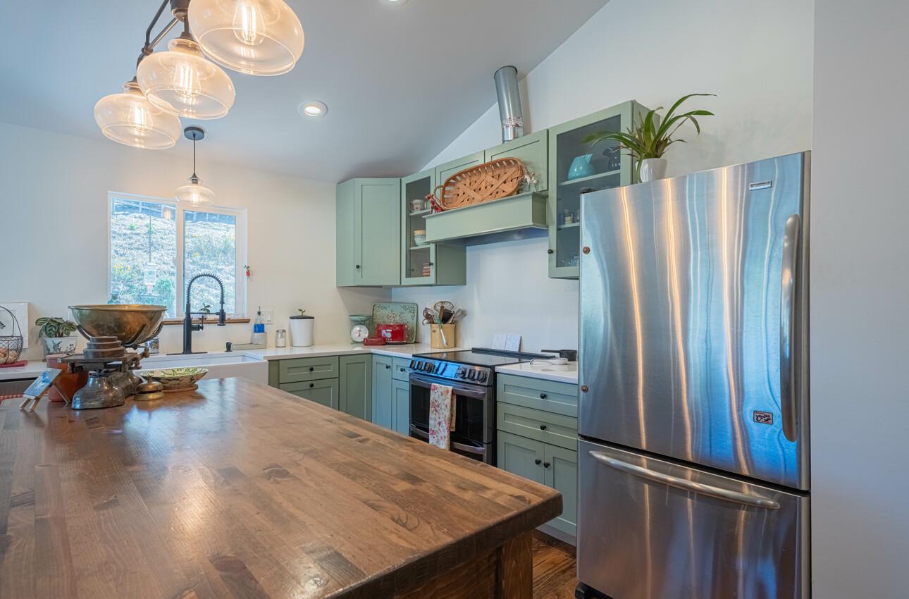 Detail Gallery Image 9 of 52 For 9180 Coker Rd, Salinas,  CA 93907 - 4 Beds | 3 Baths