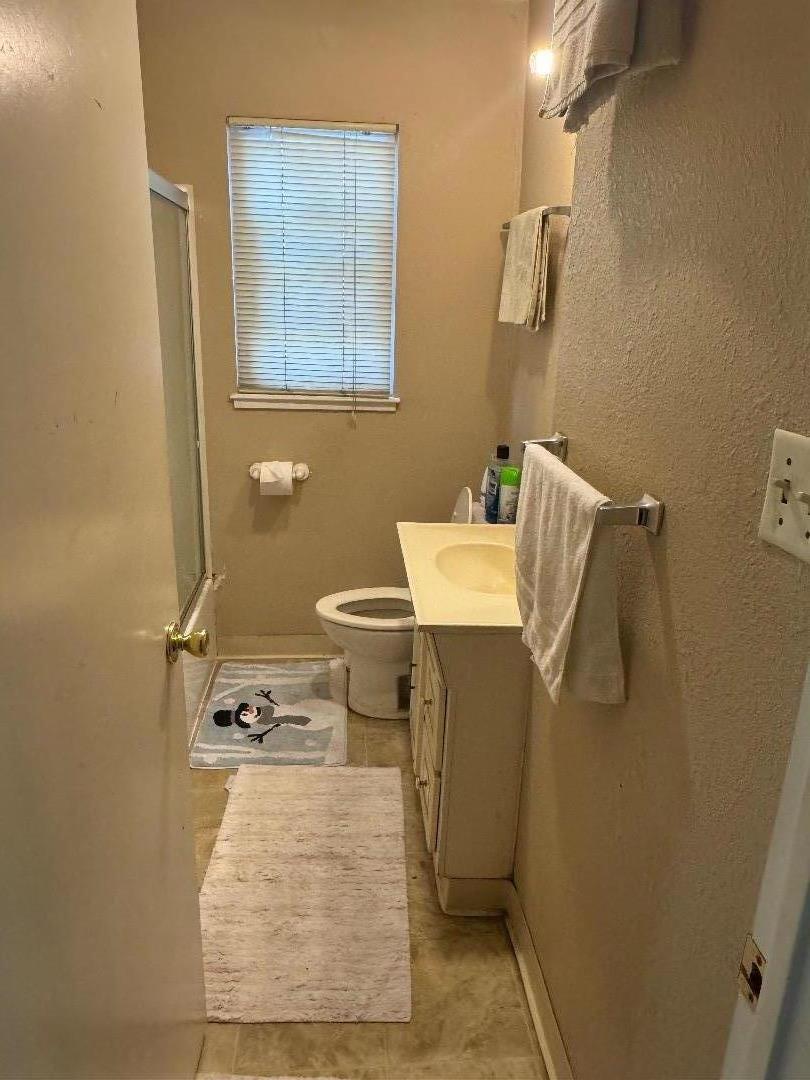 Detail Gallery Image 3 of 12 For 1990 Sunshine Dr, Concord,  CA 94520 - 3 Beds | 2 Baths