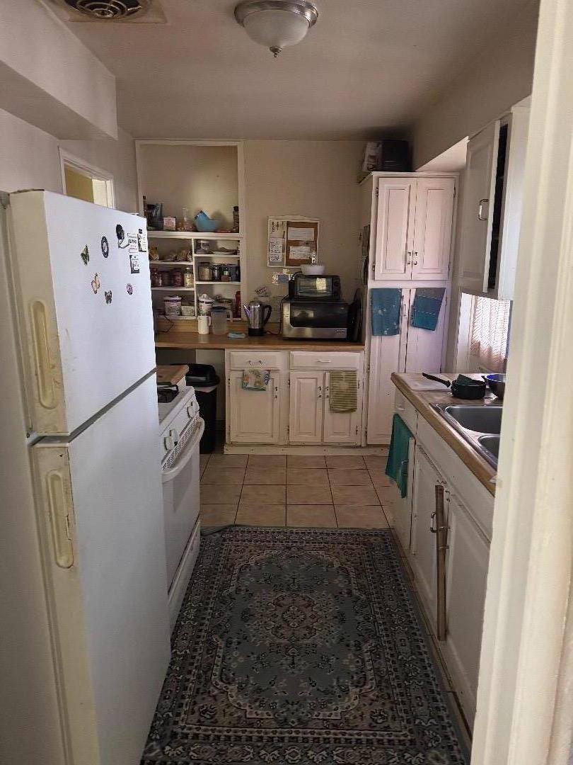 Detail Gallery Image 8 of 12 For 1990 Sunshine Dr, Concord,  CA 94520 - 3 Beds | 2 Baths