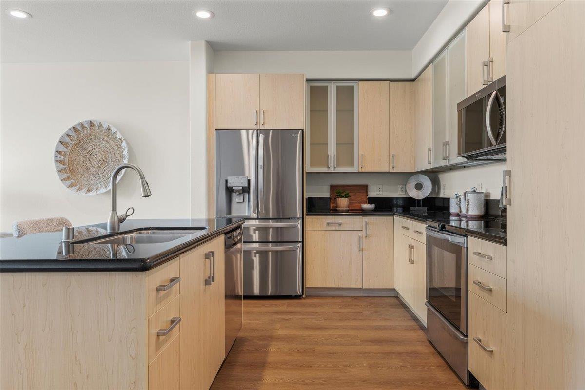 Detail Gallery Image 2 of 31 For 2030 N Pacific Ave #329,  Santa Cruz,  CA 95060 - 3 Beds | 2 Baths