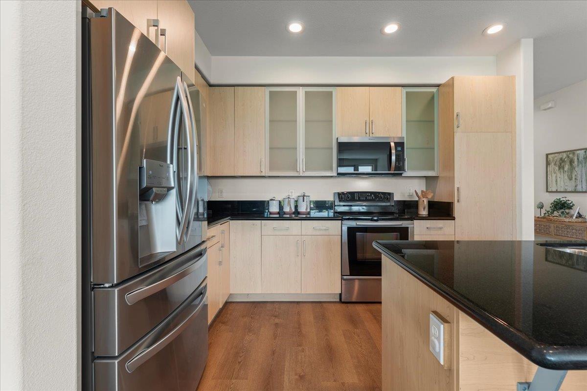 Detail Gallery Image 4 of 31 For 2030 N Pacific Ave #329,  Santa Cruz,  CA 95060 - 3 Beds | 2 Baths