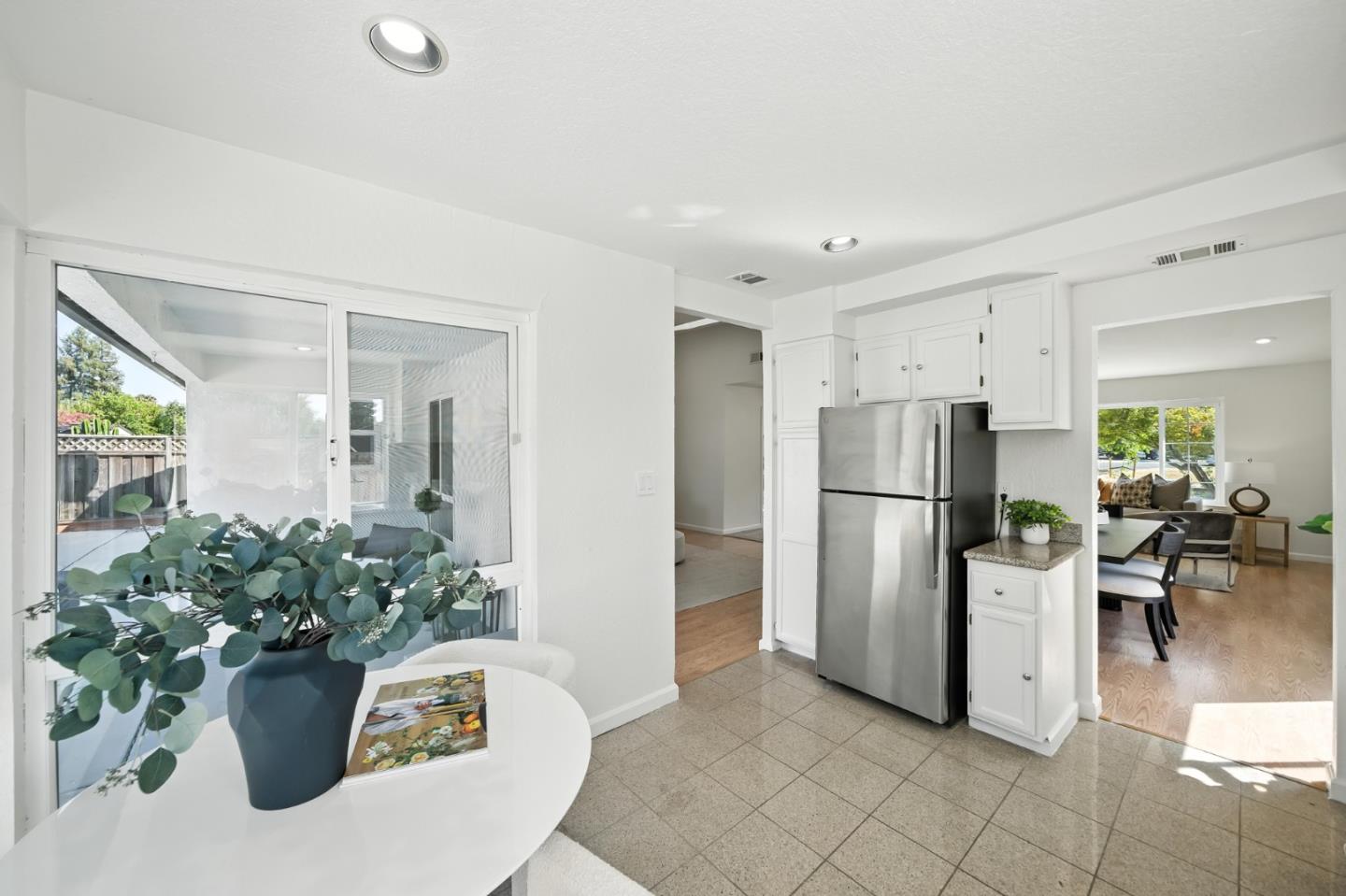Detail Gallery Image 10 of 36 For 552 Bluefield Dr, San Jose,  CA 95136 - 4 Beds | 2 Baths