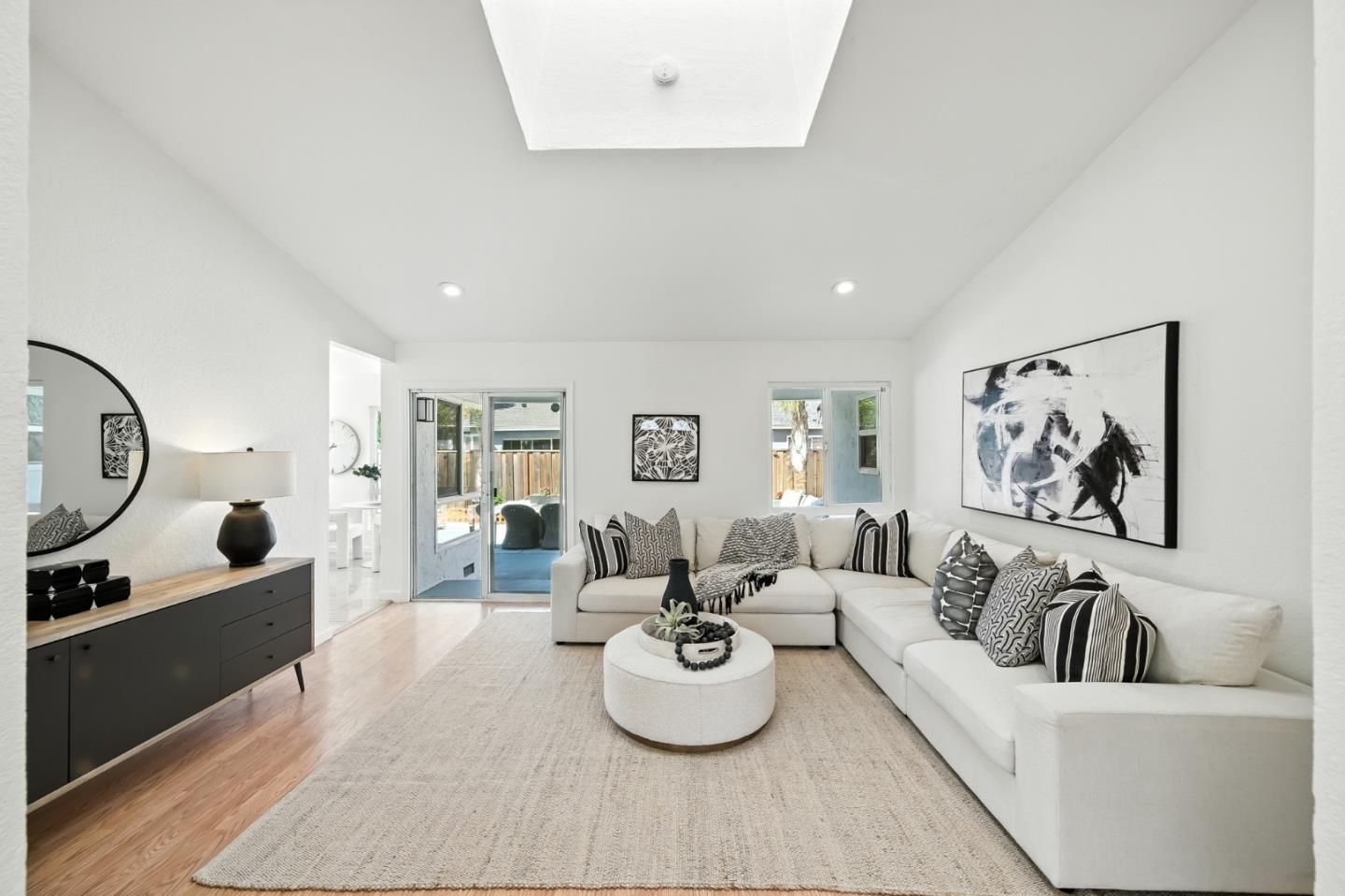 Detail Gallery Image 12 of 36 For 552 Bluefield Dr, San Jose,  CA 95136 - 4 Beds | 2 Baths