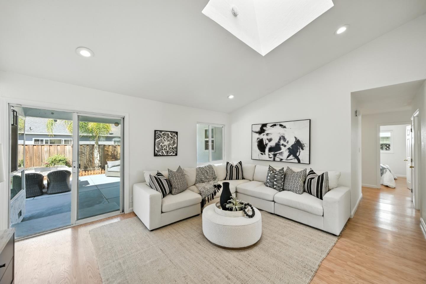 Detail Gallery Image 14 of 36 For 552 Bluefield Dr, San Jose,  CA 95136 - 4 Beds | 2 Baths
