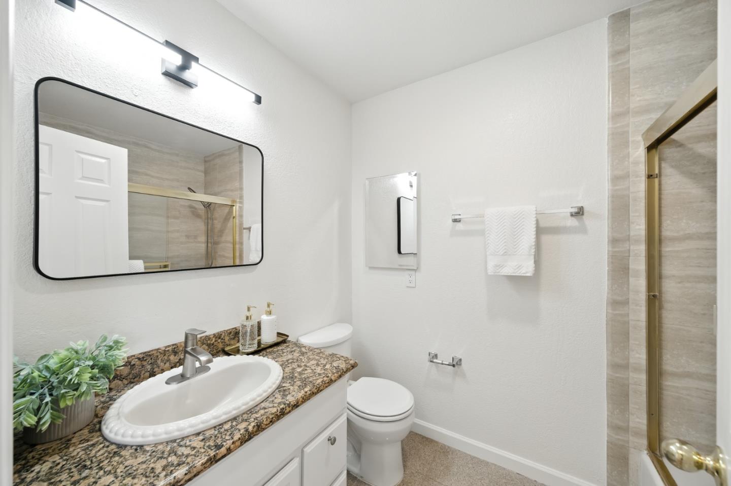 Detail Gallery Image 19 of 36 For 552 Bluefield Dr, San Jose,  CA 95136 - 4 Beds | 2 Baths