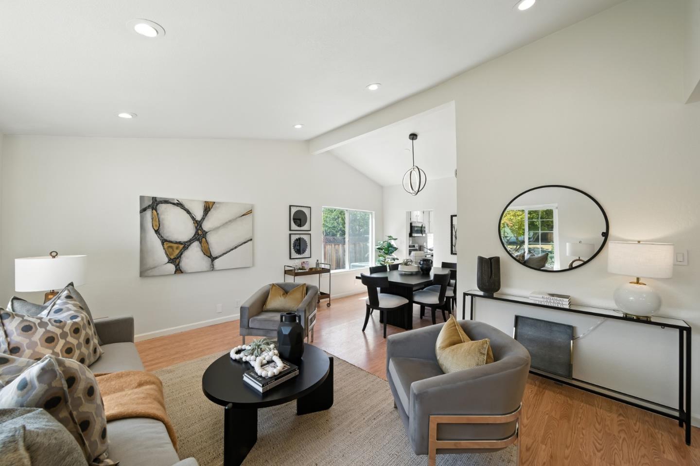 Detail Gallery Image 5 of 36 For 552 Bluefield Dr, San Jose,  CA 95136 - 4 Beds | 2 Baths