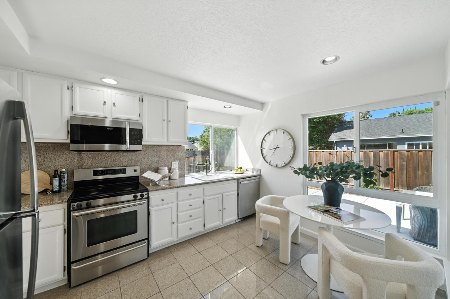 Detail Gallery Image 9 of 36 For 552 Bluefield Dr, San Jose,  CA 95136 - 4 Beds | 2 Baths