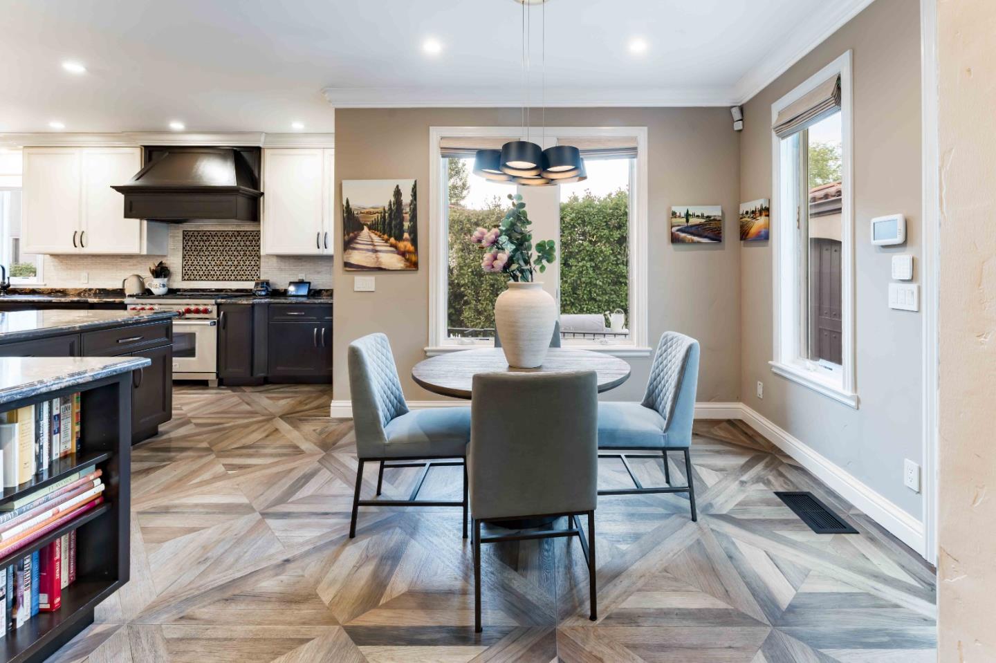 Detail Gallery Image 12 of 39 For 579 Glenbrook Dr, Palo Alto,  CA 94306 - 6 Beds | 4 Baths