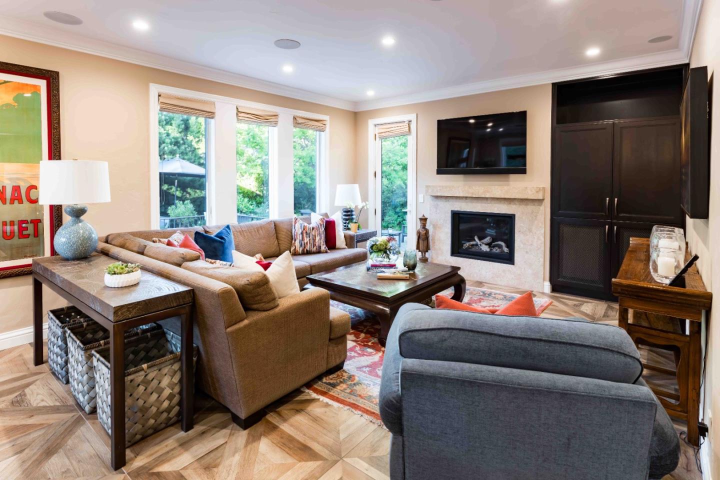 Detail Gallery Image 15 of 39 For 579 Glenbrook Dr, Palo Alto,  CA 94306 - 6 Beds | 4 Baths
