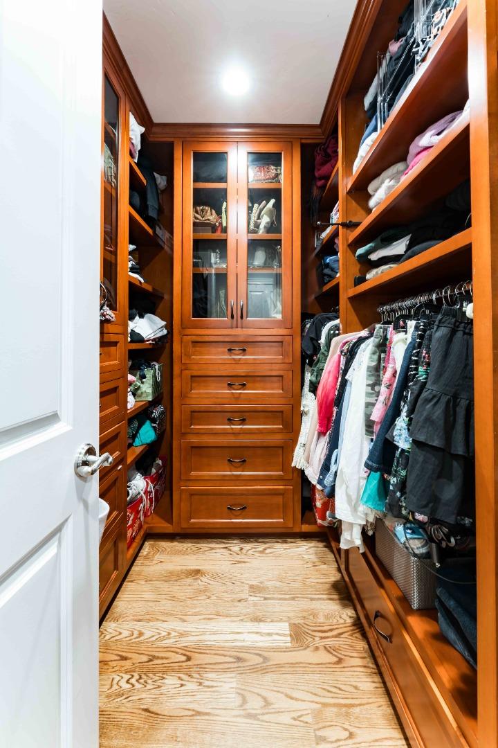 Detail Gallery Image 20 of 39 For 579 Glenbrook Dr, Palo Alto,  CA 94306 - 6 Beds | 4 Baths