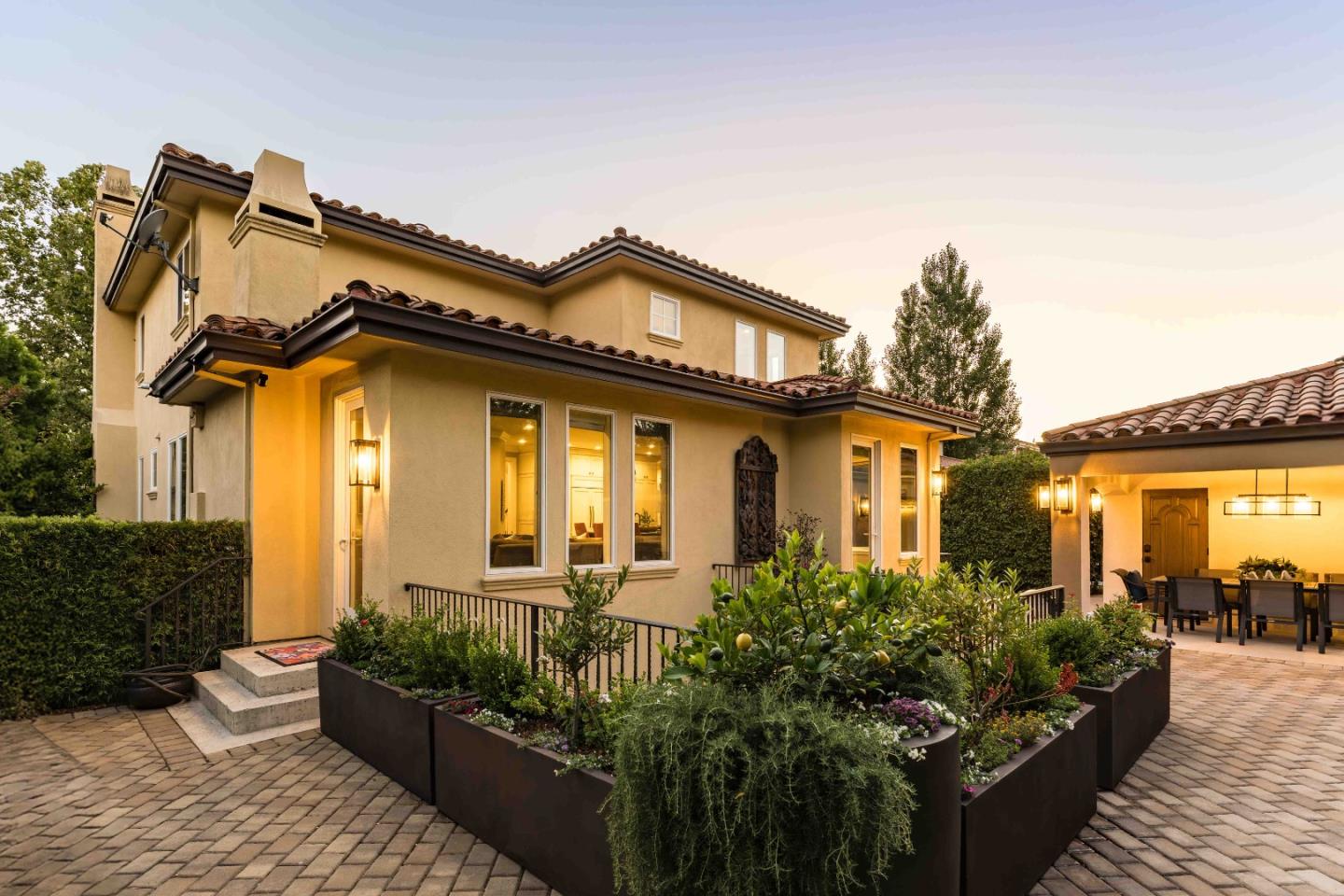Detail Gallery Image 33 of 39 For 579 Glenbrook Dr, Palo Alto,  CA 94306 - 6 Beds | 4 Baths