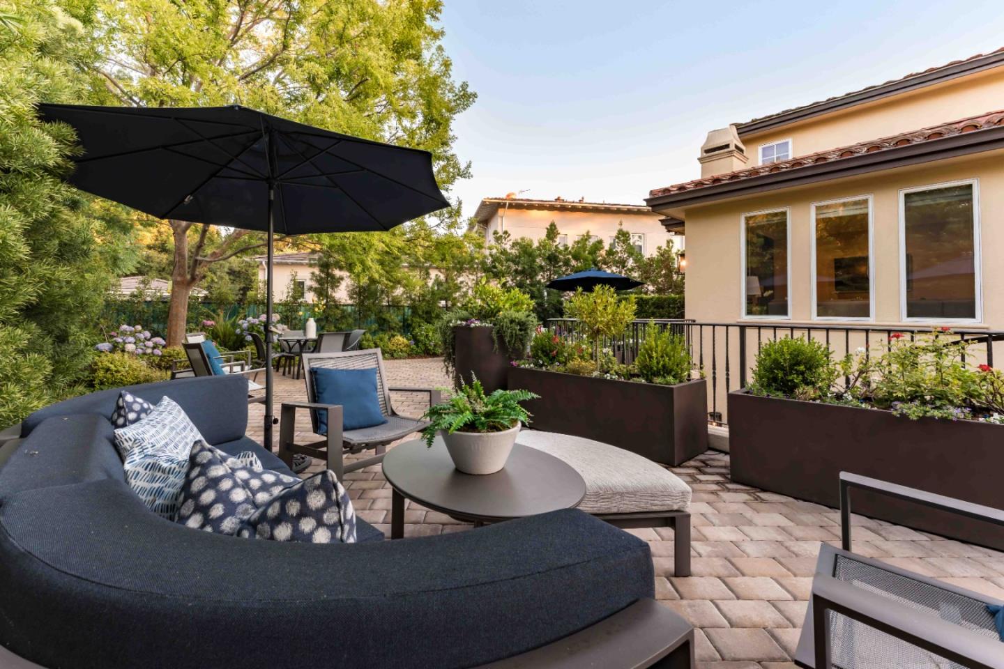 Detail Gallery Image 37 of 39 For 579 Glenbrook Dr, Palo Alto,  CA 94306 - 6 Beds | 4 Baths