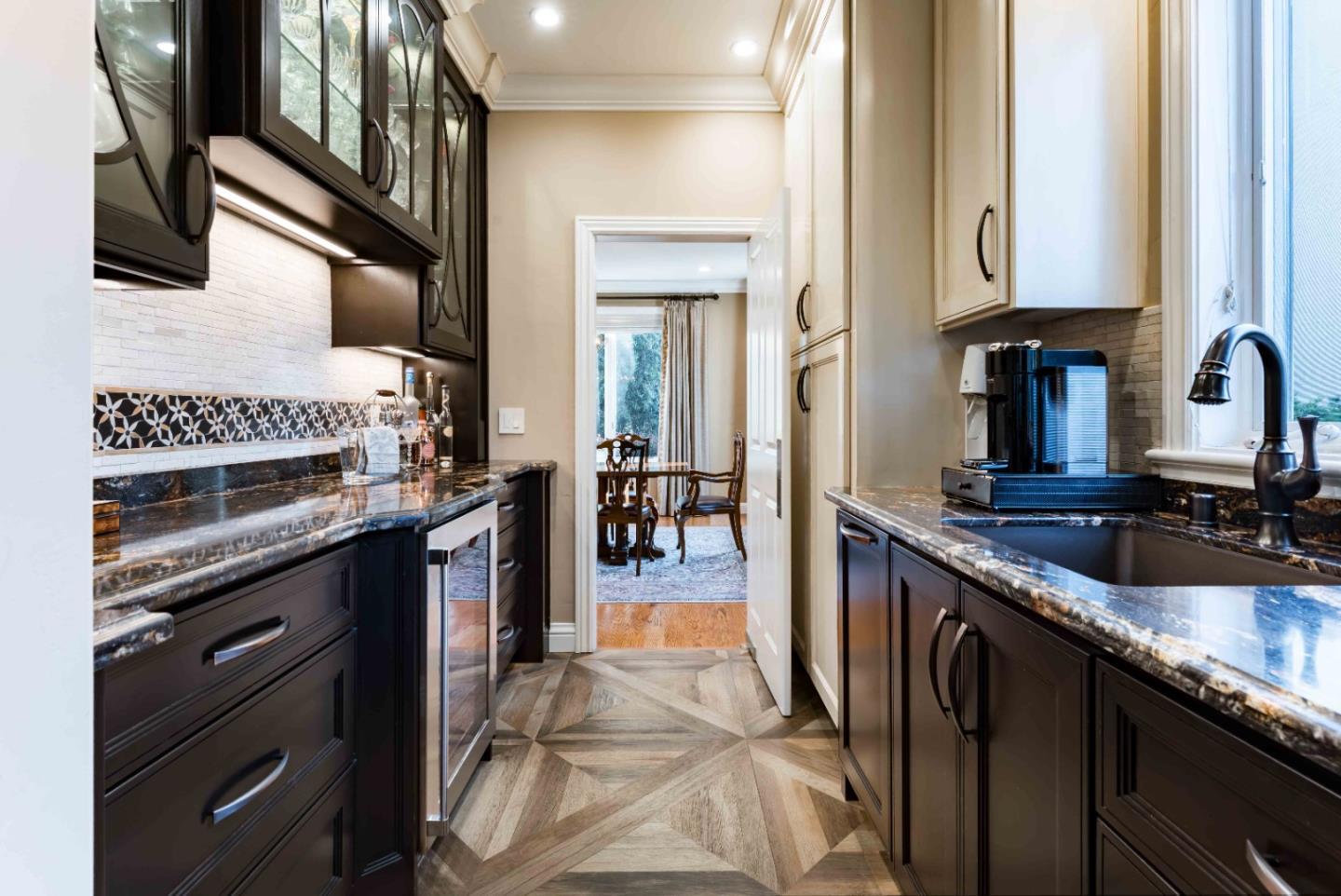 Detail Gallery Image 9 of 39 For 579 Glenbrook Dr, Palo Alto,  CA 94306 - 6 Beds | 4 Baths