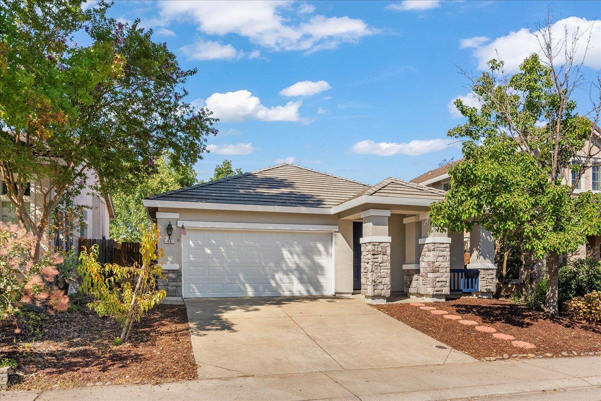 Detail Gallery Image 2 of 26 For 45 Diggins Drive, Folsom,  CA 95630 - 3 Beds | 2 Baths